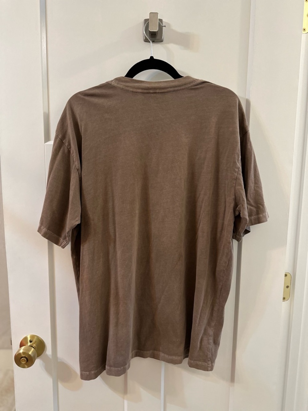 No Boundaries Men's Short Sleeve Crew in Taupe Brown